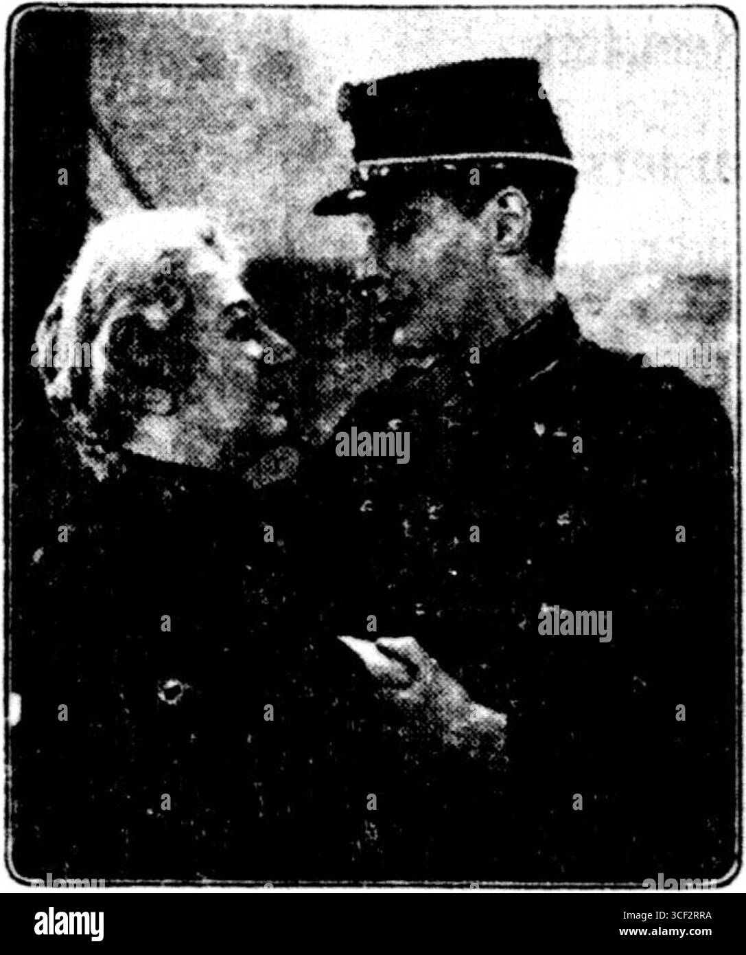 Portrait de Louis Davids, chanteur et comédien néerlandais notable, présenté dans *de Telegraaf* le 4 juin 1930. Connu pour ses performances au début du XXe siècle, il a eu un impact significatif sur le divertissement néerlandais. Banque D'Images