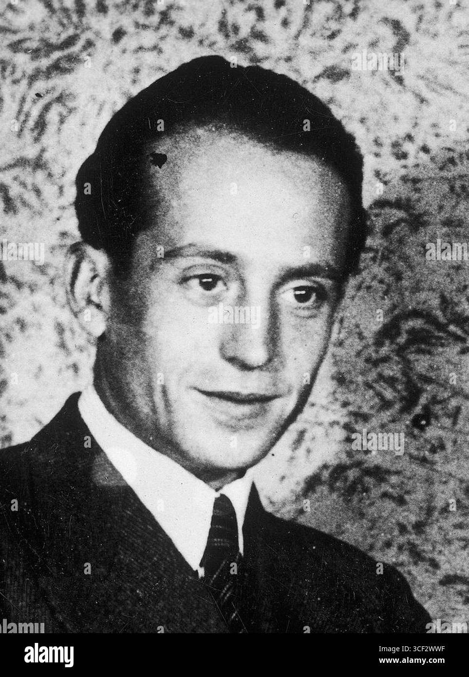 Alfonso García-Valdecasas photographié lors de la fondation de la Falange espagnole le 29 octobre 1933. Banque D'Images