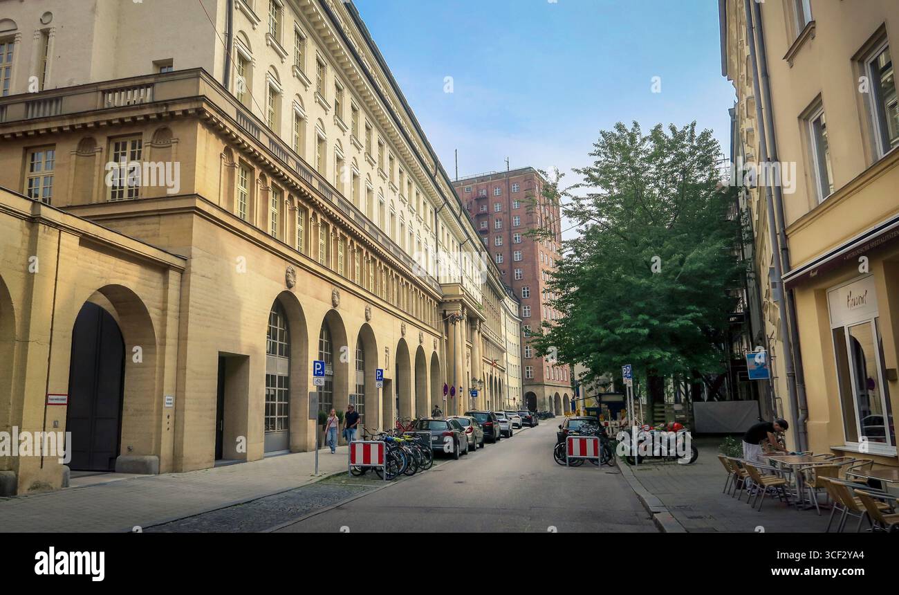 Le Städtisches Hochhaus est le plus ancien bâtiment de Munich. Il a été achevé en 1929 et est situé dans la vieille ville de Lehel à Munich. Banque D'Images