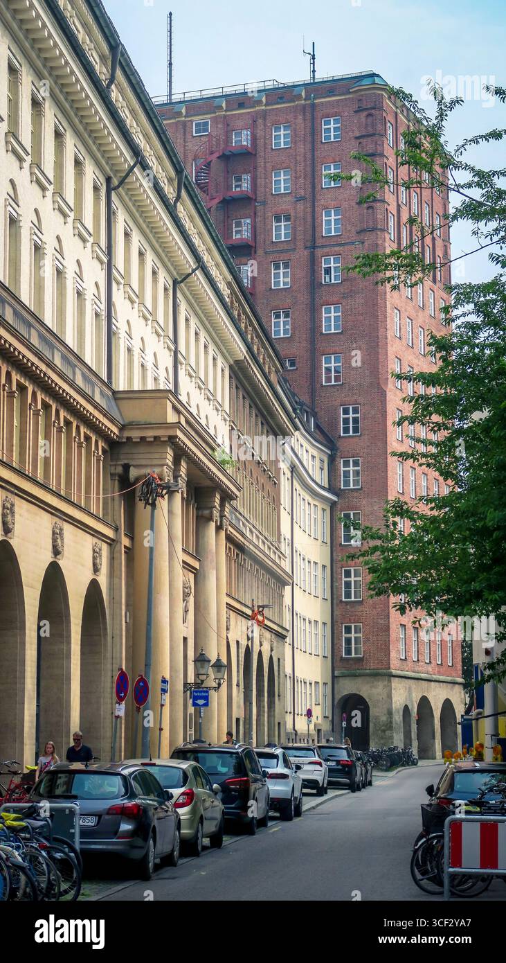 Le Städtisches Hochhaus est le plus ancien bâtiment de Munich. Il a été achevé en 1929 et est situé dans la vieille ville de Lehel à Munich. Banque D'Images