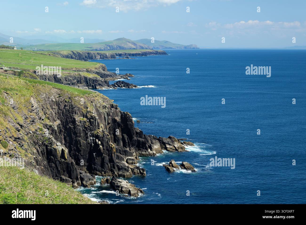 Vue du paysage côtier à Slea Head Drive, péninsule de Dingle, péninsule, Wild Atlantic Way, Province de Munster, comté de Kerry, Irlande Banque D'Images