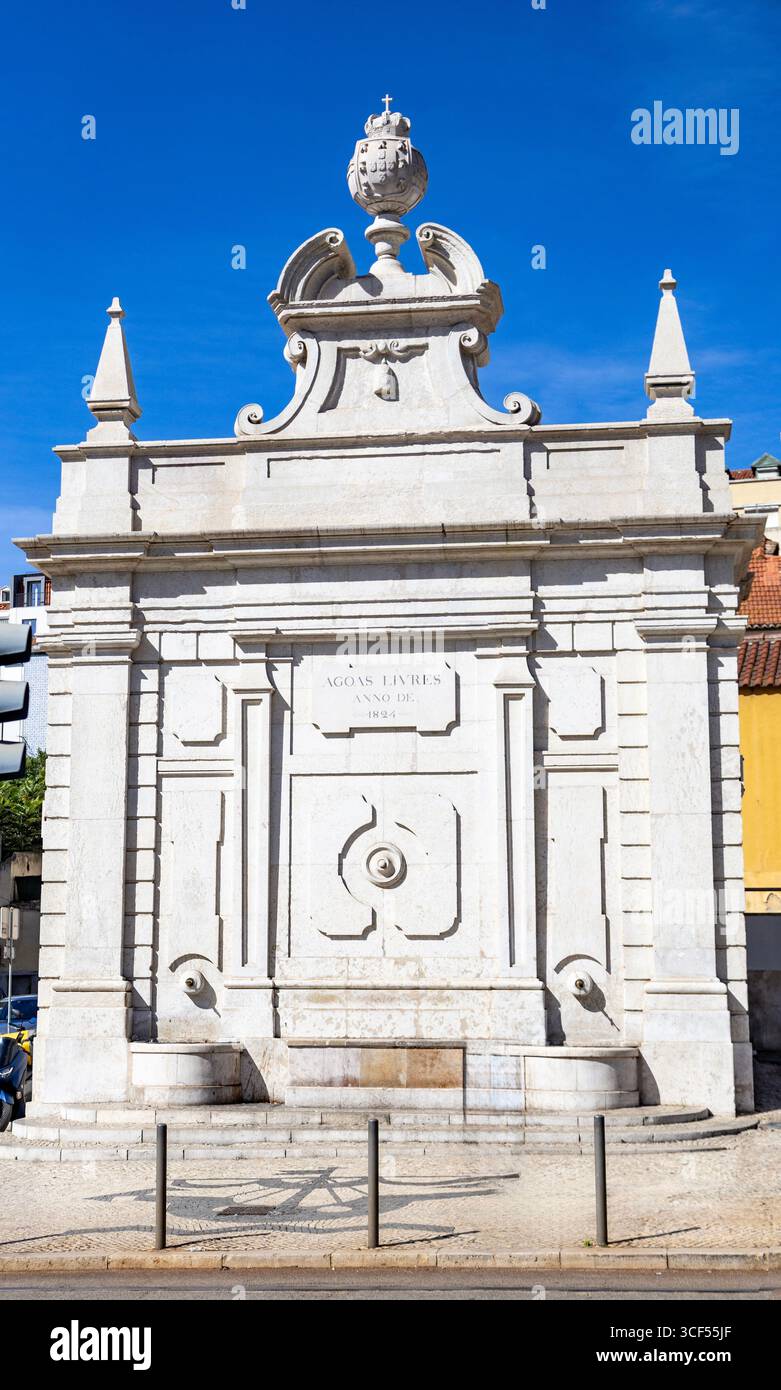 Chafariz do Desterro est une fontaine néoclassique située à Lisboa, construite à l'origine entre 1823 et 1824 et relocalisée en 1917 à sa position actuelle Banque D'Images