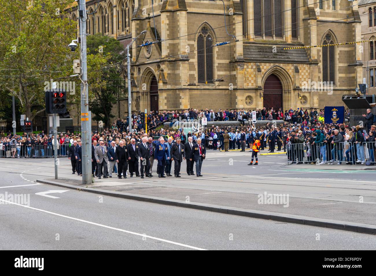 Melbourne, Australie, le 25 avril 2024, les escadrons défilent pour célébrer la Journée ANZAC 2024 Banque D'Images