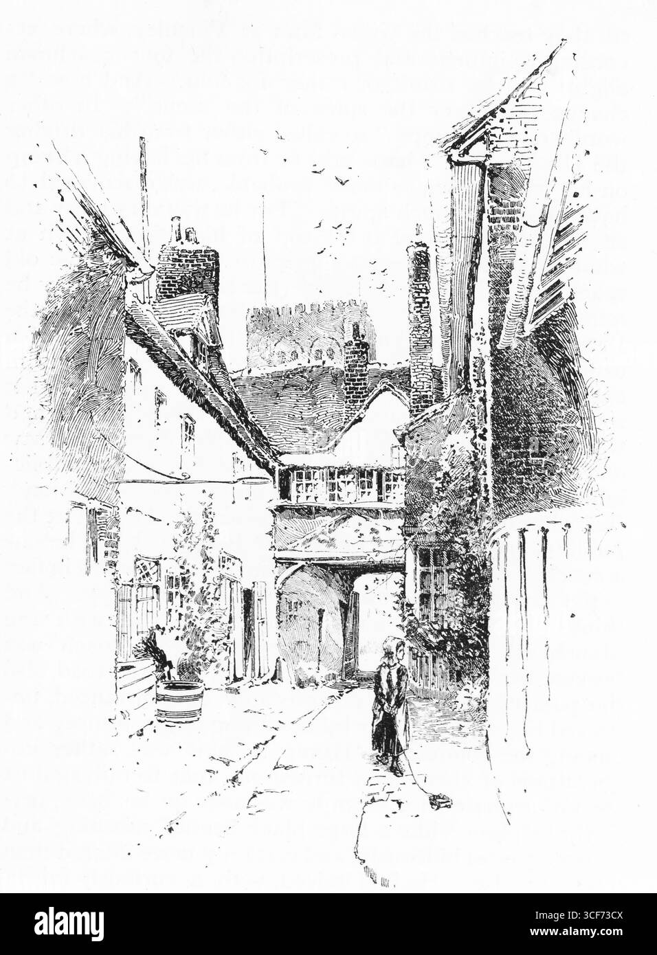 Dans la cour du George Inn, établissement Albans, une ruelle cloîtrée mène sous une passerelle voûtée vers un bâtiment imposant, probablement ecclésiastique, qui s'élève au loin. Des toits abrupts et des cheminées groupées encadrent le passage étroit, où une figure solitaire marche en long manteau. Le croquis en noir et blanc évoque le mouvement tranquille et l'intimité superposée de la vie urbaine historique. Illustration publiée pour la première fois en 1888 par Richard Clay and sons dans le livre Coaching Days and Coaching Ways de W. Outram Tristram. Les illustrateurs étaient Herbert Railton et Hugh Thomson. Banque D'Images