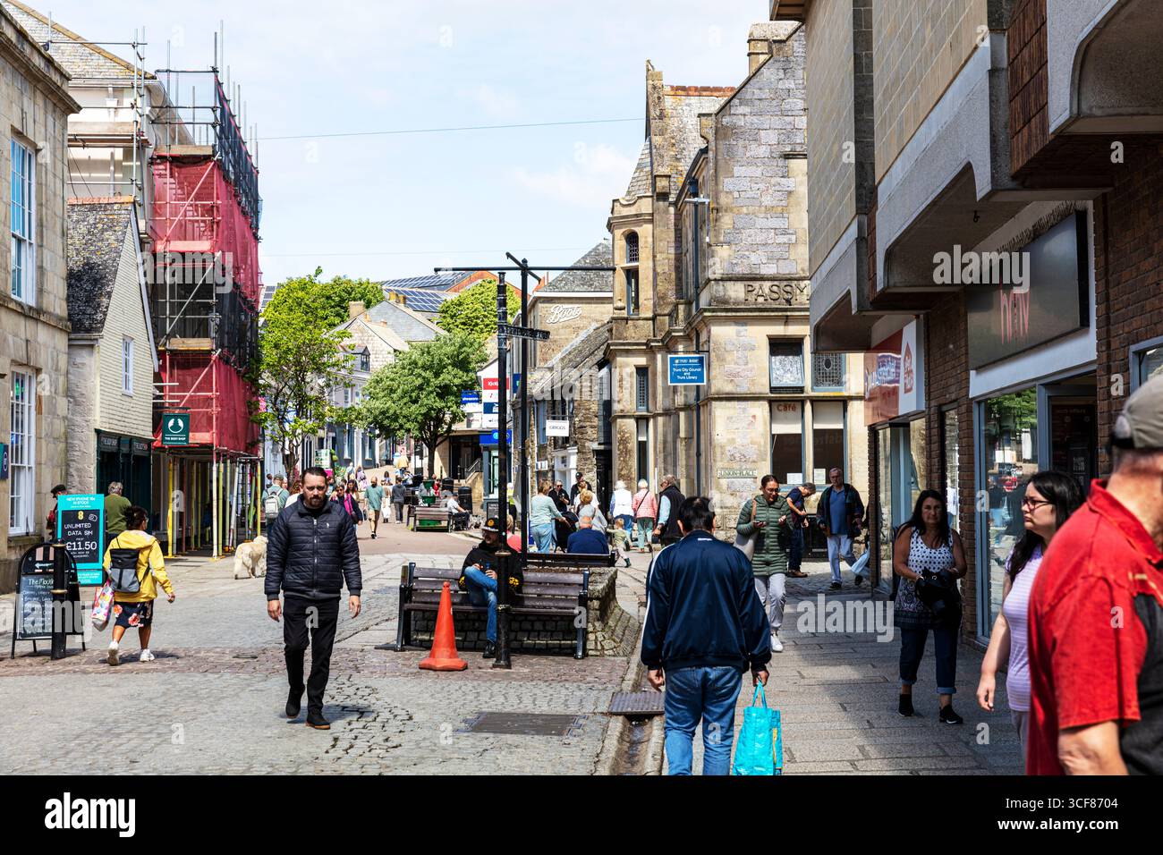 Truro, Cornouailles, Royaume-Uni, Angleterre, Truro City Centre, ville, villes, Truro UK, Truro Cornwall, magasins, shopping, centre, magasins Truro, Truro shopping, Banque D'Images