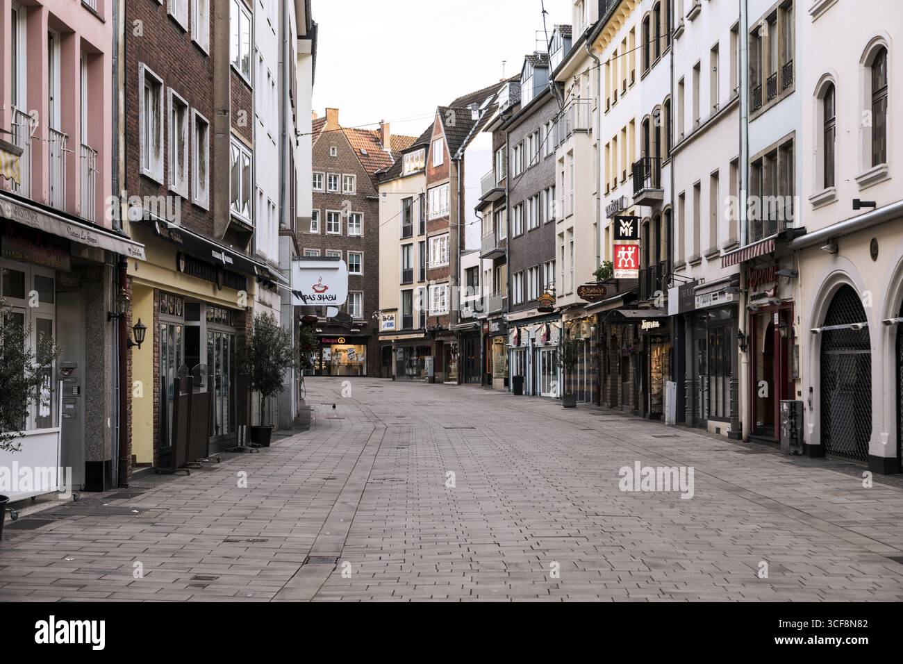 Berger Strasse dans la vieille ville, début de soirée, Duesseldorf, Rhénanie du Nord-Westphalie, Rhénanie du Nord-Westphalie, Allemagne Banque D'Images