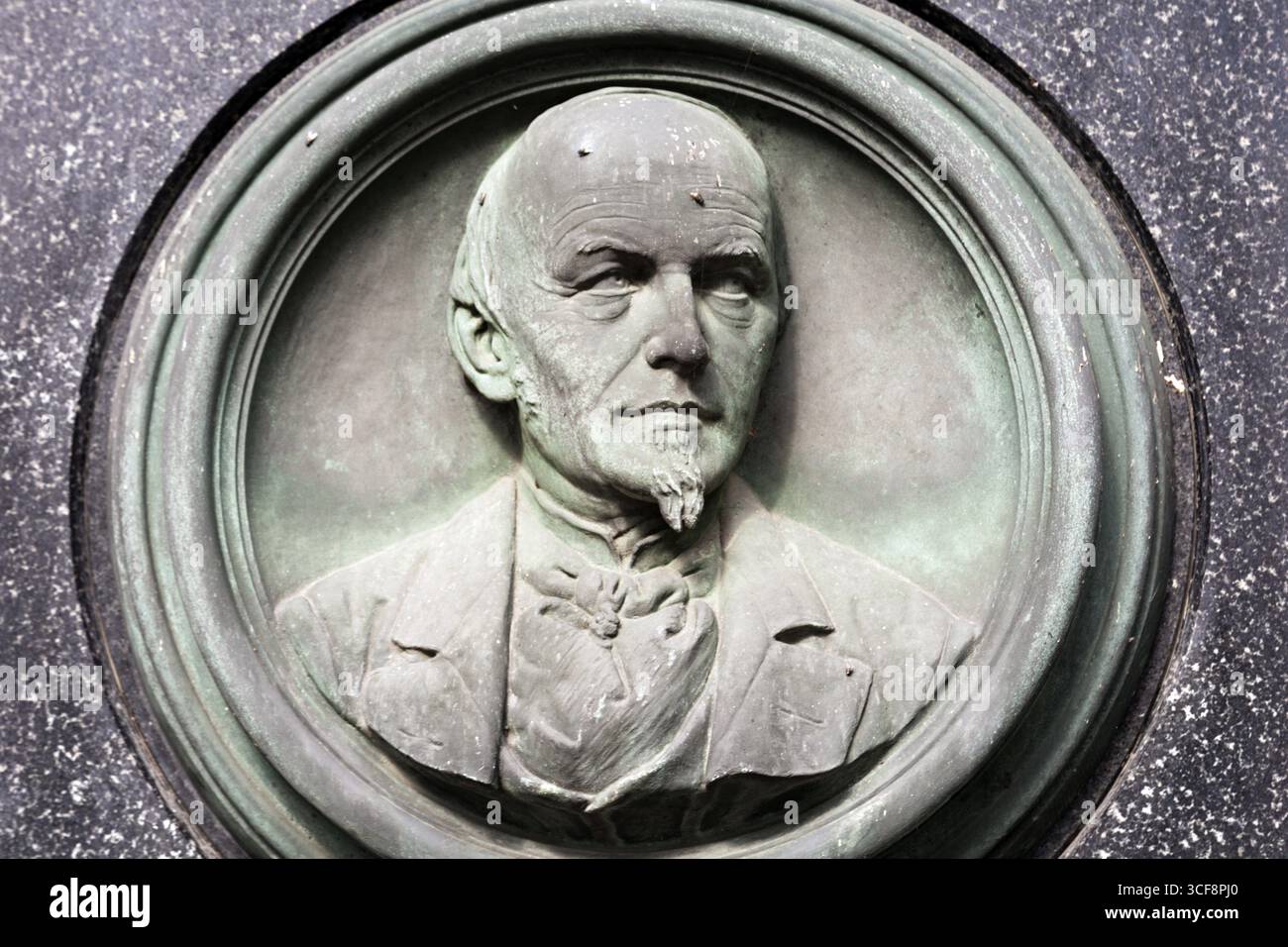 Monument en l'honneur du fondateur de l'industrie horlogère à Glashuette, le maître horloger Ferdinand Adolph Lange, dans le centre de la ville de Glas Banque D'Images