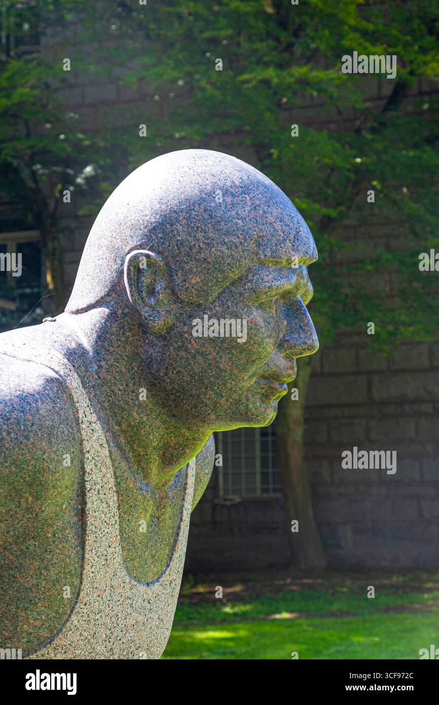 Sculpture en granit de Rick Hansen à l'Hôpital général de Vancouver au Canada Banque D'Images