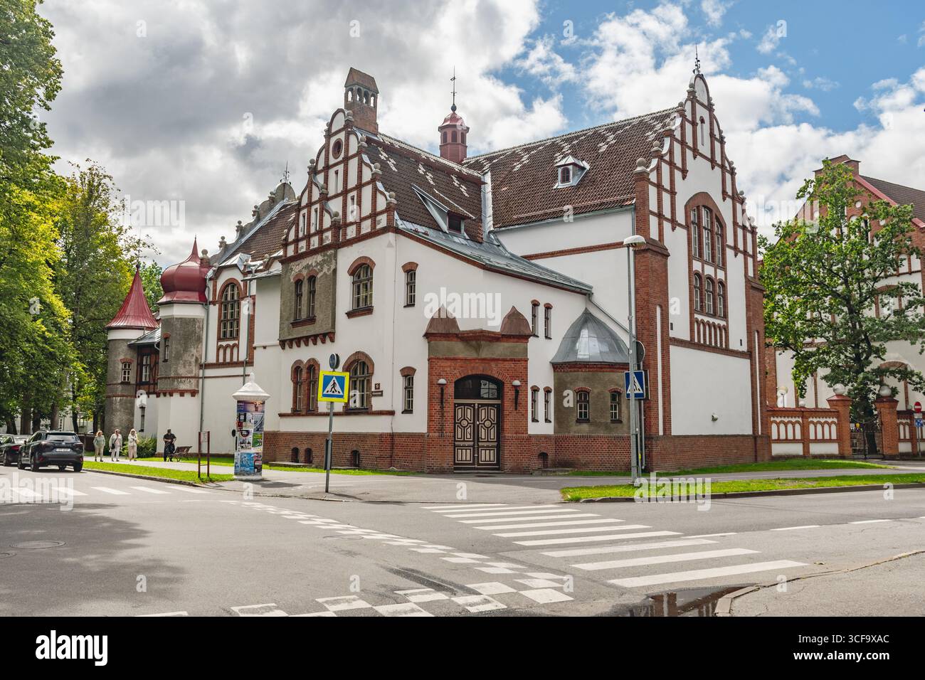 Bâtiment historique du gymnase Parnu à Parnu, Estonie, Europe Banque D'Images