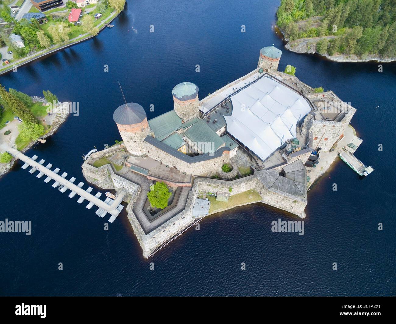 Vue aérienne du château médiéval d'Olavinlinna à Savonlinna, Finlande Banque D'Images