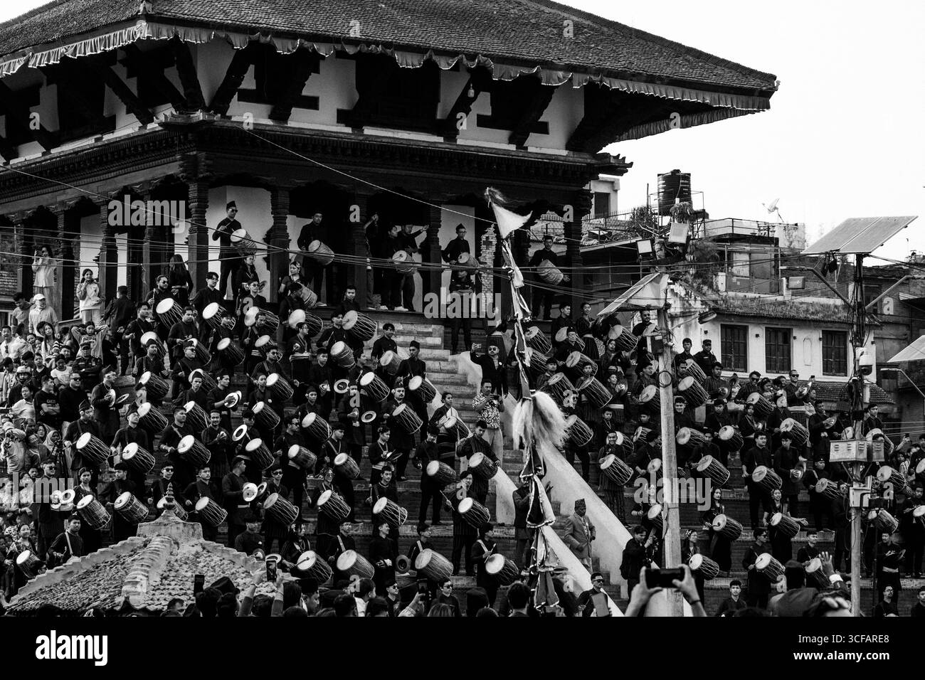 Photo en noir et blanc de célébration culturelle au Népal Banque D'Images