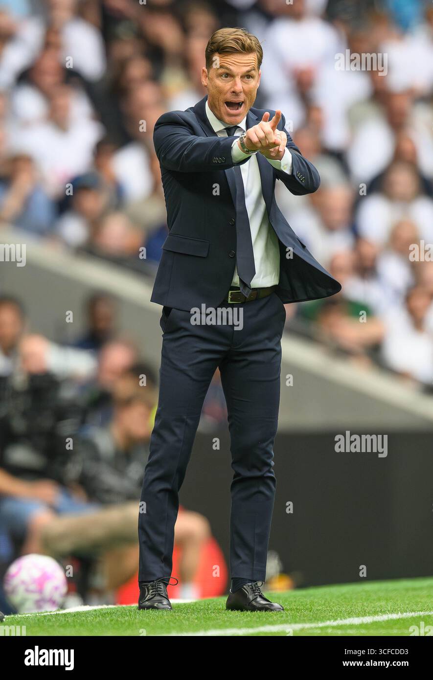 Londres, Royaume-Uni. 16 août 2025. Tottenham Hotspur v Burnley - premier League - Londres. Scott Parker, directeur de Burnley. Crédit photo : Mark pain/Alamy Live News Banque D'Images