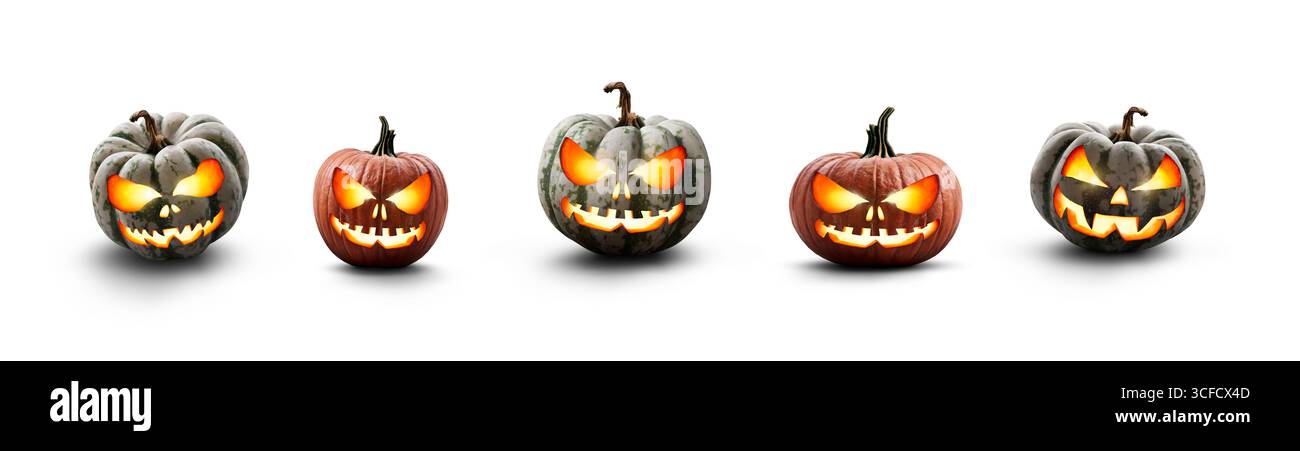Une collection de citrouille d'halloween effrayante verte, blanche et orange allumée, Jack O Lantern avec le visage et les yeux maléfiques isolés sur un fond blanc. Banque D'Images