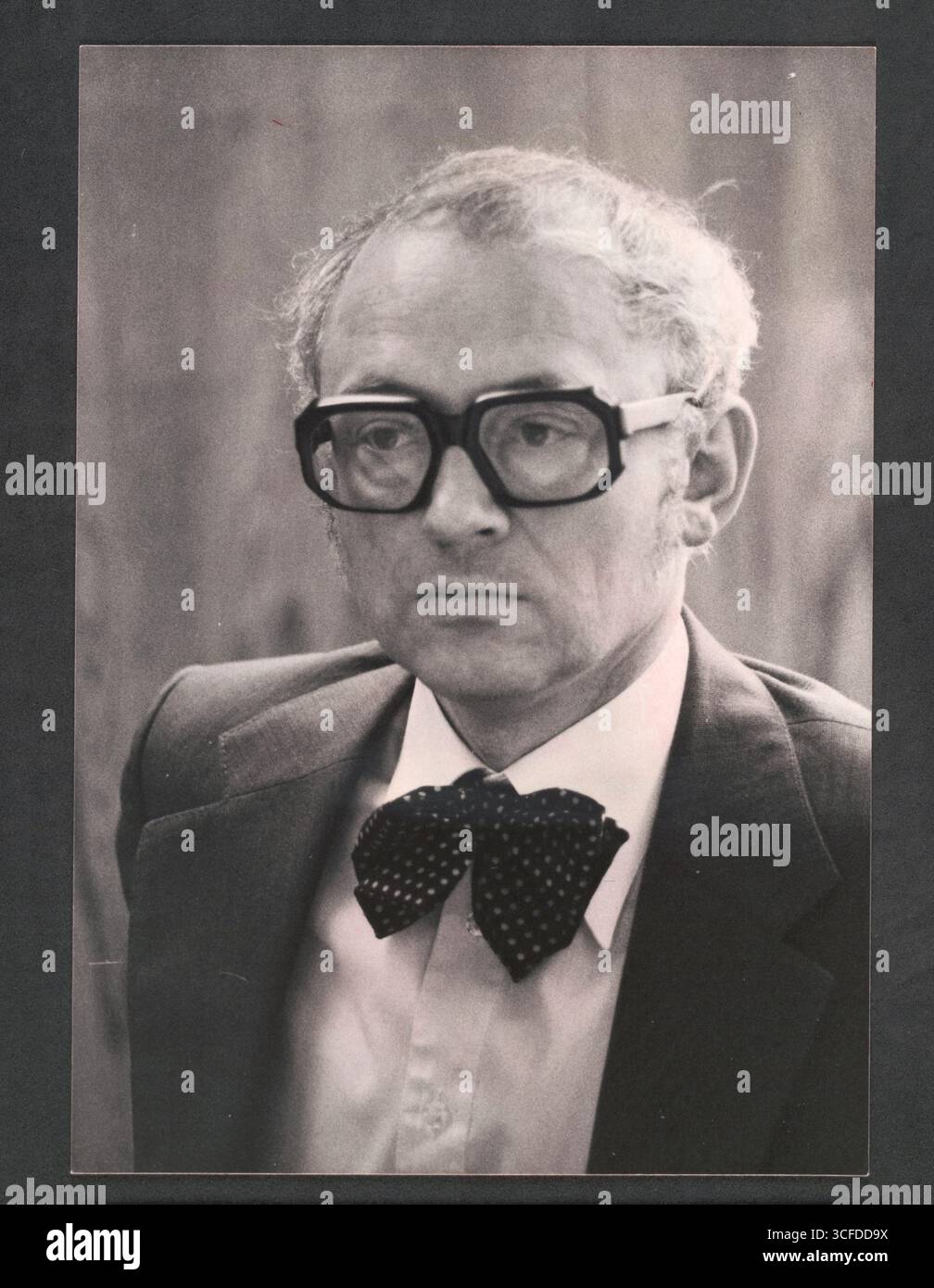 Portrait des Architekten DocArnold Wolff (* 26.07.1932 / + 24.12.2019) - Wolff War von 1972 bis 1998 Kölner Dombaumeister und Leiter der Dombauhütte der Hohen Domkirche zu Köln. - Von 1986 bis 1997 War er Professor für Restaurierung und Konservierung an der Fachhochschule Köln. - Foto vom 05.04.1979 Banque D'Images