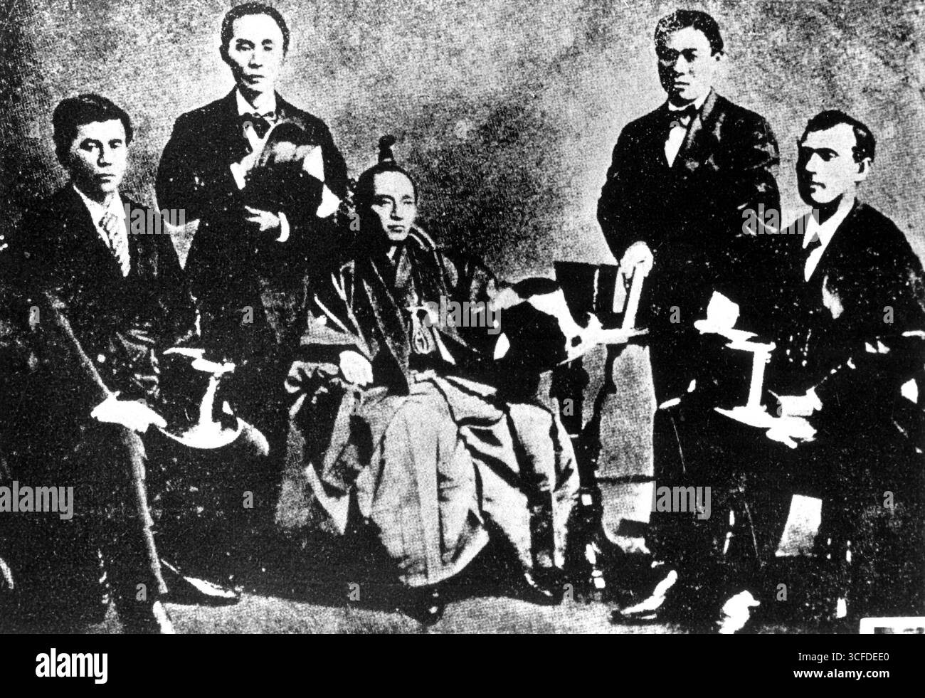 Tomomi Iwakura et son parti à San Francisco, USA : de droite Toshimichi Okubo , Hirobumi Ito , Iwakura , Naoyoshi Yamaguchi et Koin Kido 1872 Banque D'Images
