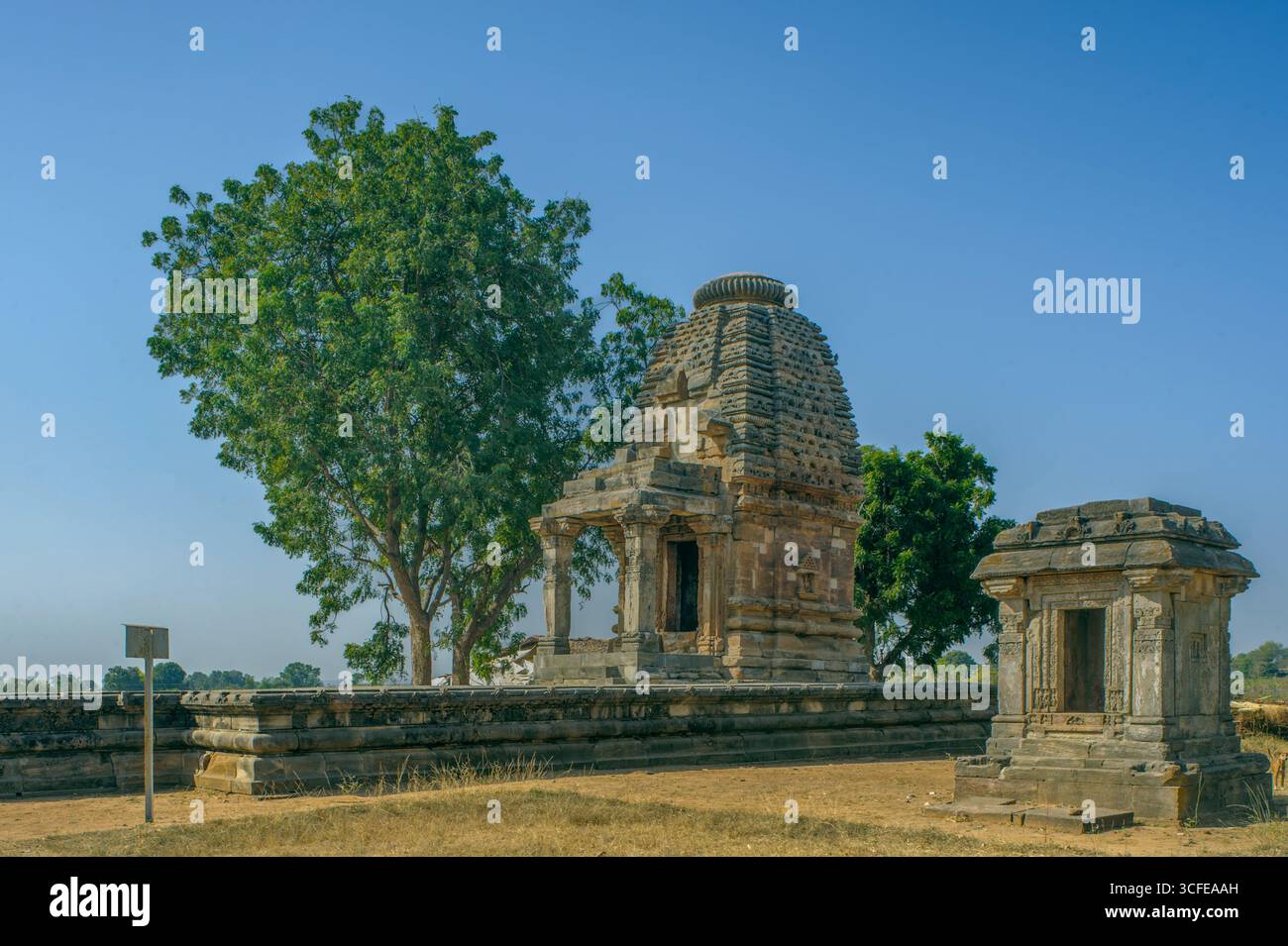 02 15 2010 Temple Shiva et Pakshi Mandir Khed-Roda Groupe de monuments comprend le huitième-neuvième siècle daté sept temples hindous.Khed Chandarni Himatnag Banque D'Images