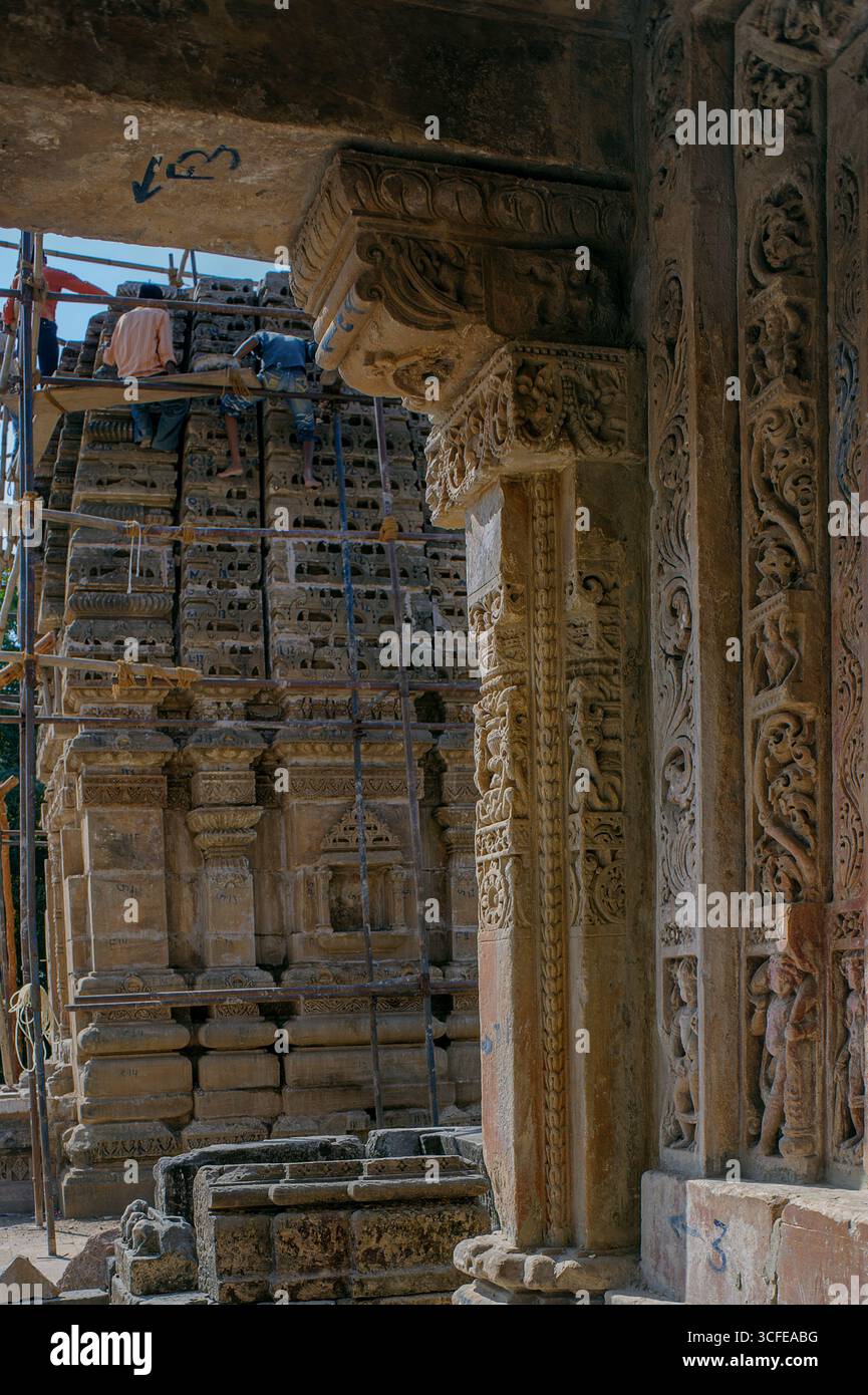 02 15 2010 dans le côté Pakshi Mandir Khed-Roda Groupe de monuments comprend le huitième-neuvième siècle daté sept temples hindous.Khed Chandarni Himatnagar Sabarka Banque D'Images