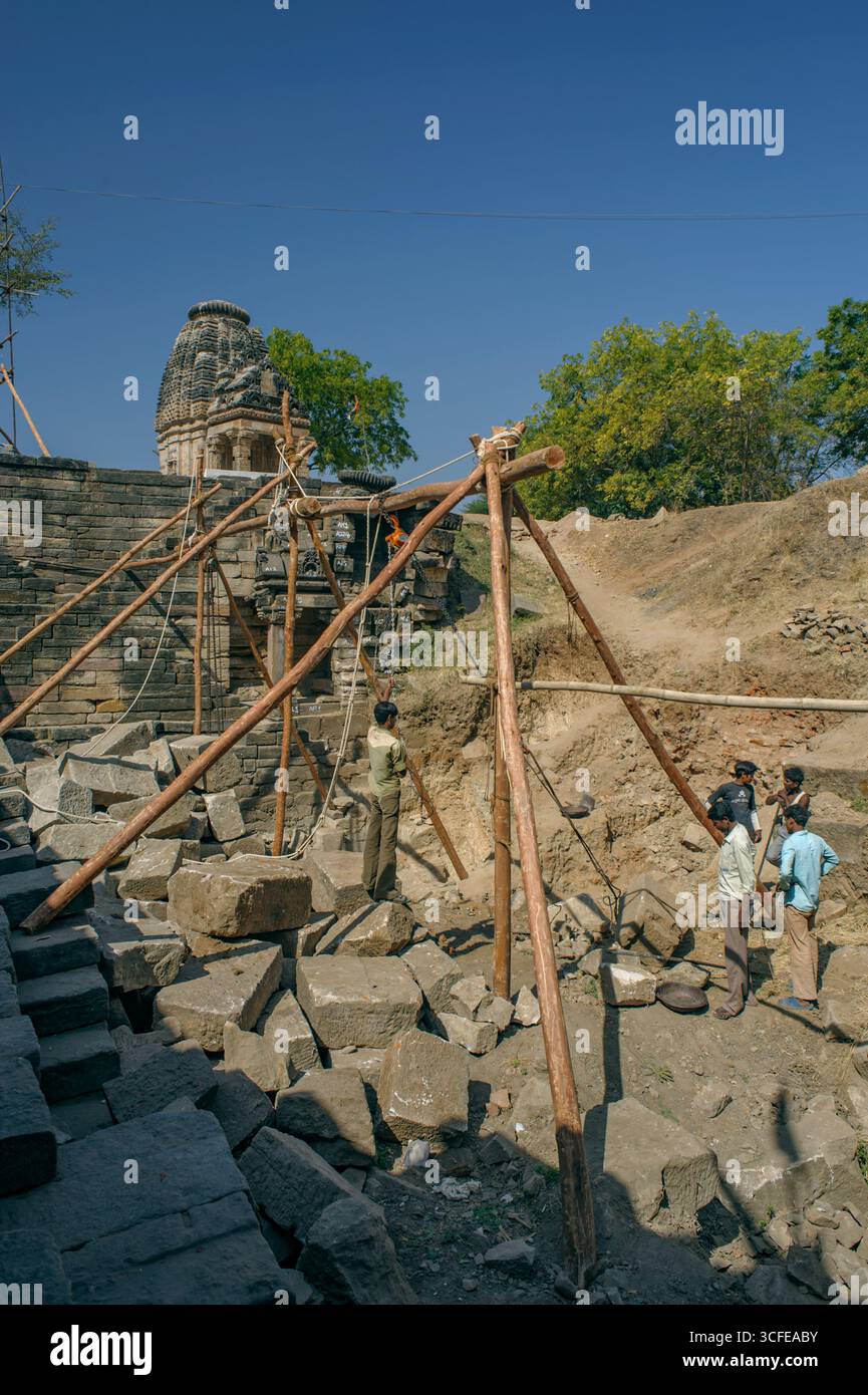 02 15 2010 Ladushah Kund Khed-Roda Groupe de monuments comprend sept temples hindous datés du VIIIe siècle .Khed Chandarni Himatnagar Sabarkantha Gu Banque D'Images