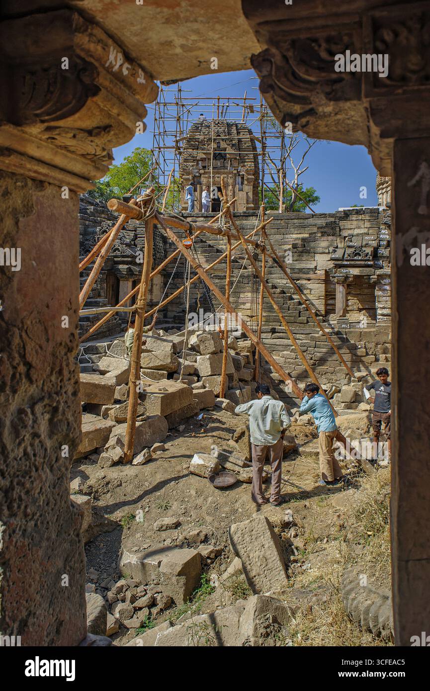 02 15 2010 Ladushah Kund Khed-Roda Groupe de monuments comprend sept temples hindous datés du VIIIe siècle .Khed Chandarni Himatnagar Sabarkantha Gu Banque D'Images
