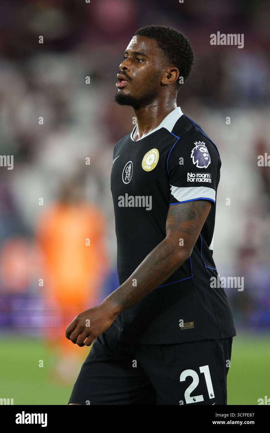 LONDRES, Royaume-Uni - 22 août 2025 : Jorrel Hato de Chelsea lors du match de premier League entre West Ham United FC et Chelsea FC au London Stadium (crédit : Craig Mercer/ Alamy Live News) Banque D'Images LONDRES, Royaume-Uni - 22 août 2025 : Jorrel Hato de Chelsea lors du match de premier League entre West Ham United FC et Chelsea FC au London Stadium (crédit : Craig Mercer/ Alamy Live News) Banque D'Images