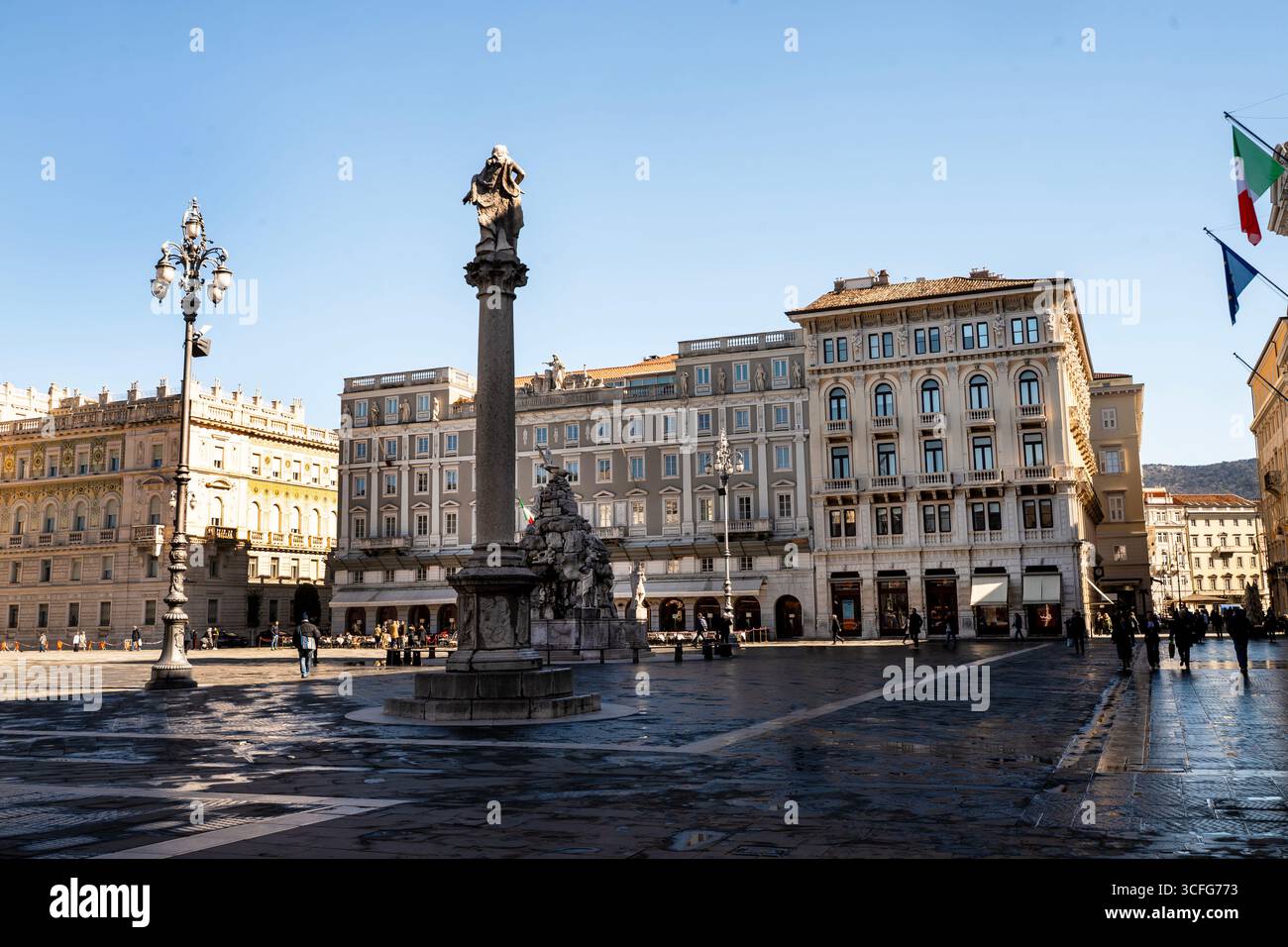 Historique éclectique Palazzo Modello bâtiment historique et néoclassique Palazzo Stratti éclectique à Trieste, Italie. Banque D'Images