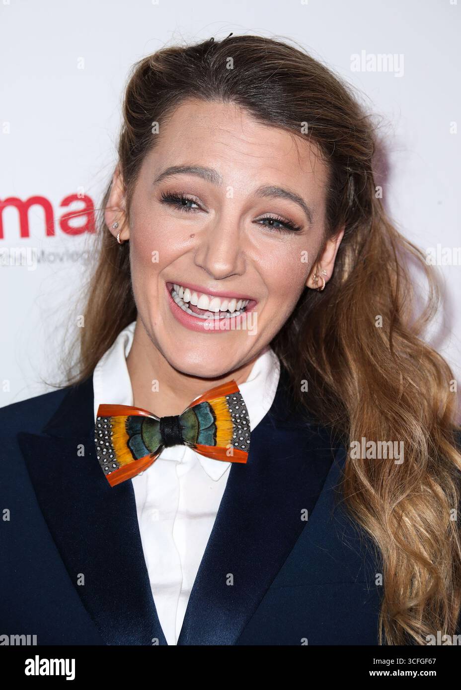 (FILE) Blake Lively à Star In et à produire Lionsgate action ROM-COM "The Survival List". LAS VEGAS, NEVADA, États-Unis - AVRIL 26 : L'actrice américaine Blake Lively portant une robe blazer Sonia Rykiel bleue, une chemise Aritzia et un noeud papillon saumâtre arrive au CinemaCon 2018 - Lionsgate présentation tenue au Colosseum au Caesars Palace pendant le CinemaCon, la convention officielle de la National Association of Theatre Owners le 26 avril 2018 à Las Vegas, Nevada, États-Unis. (Photo de Xavier Collin/image Press Agency) Banque D'Images