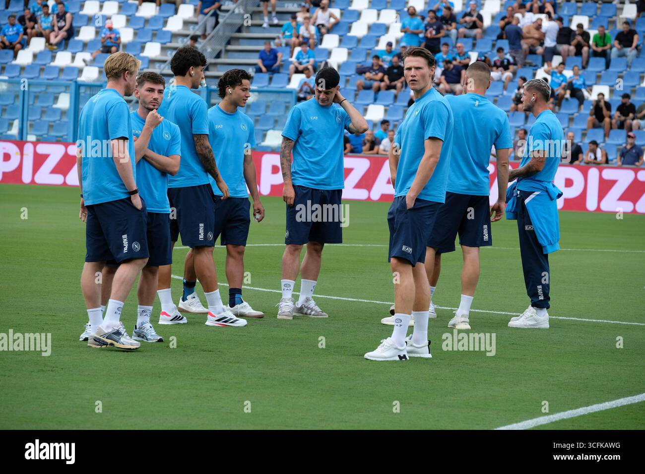 Reggio Emilia, Italie. 23 août 2025. SSC Napoli Team avant le match de football entre l'US Sassuolo Calcio et la SSC Napoli, MD1 du championnat italien de football Serie A Enilive 2025/2026 au Mapei Stadium le 23 août 2025, Reggio Emilia, Italie. Crédit : Roberto Tommasini/Alamy Live News Banque D'Images