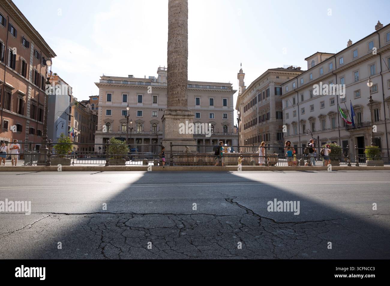 Rome, Italie - 16 août 2019 : colonne de Marc Aurèle sur la Piazza Colonna dans le centre de Rome Banque D'Images