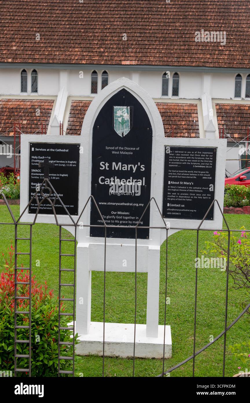 Exprimons la cathédrale de Marie à Kuala Lumpur, Malaisie. C'est l'un des bâtiments du patrimoine national de Malaisie, connu pour son architecture néo-gothique. C'était le cas Banque D'Images