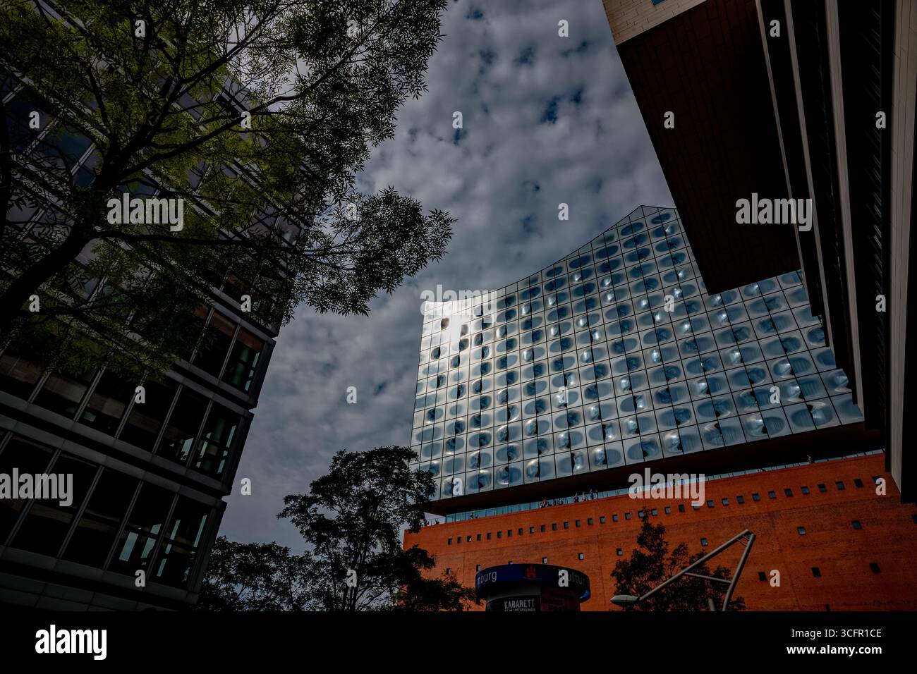 Elbphilharmonie 'Elbe Philharmonic Hall', populairement surnommé Elphi, est une salle de concert dans le quartier HafenCity de Hambourg, en Allemagne, sur le Grasbr Banque D'Images