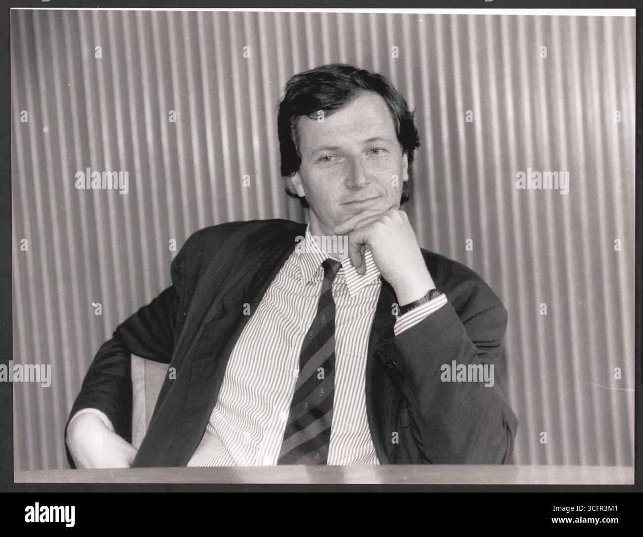 Portrait des diplomingenieurs und SPD-Politikers Christoph Blume (*01.06.1952 / +06.10.2013) - Blume War u.a. Baudezernent in Bielefeld (ab 1985) und Köln (1990 - 1996), fungierte ab 1996 als Stadtdirektor in Geschäftsführer und wurde 2001 einer der Düsseldorfer des Düsseldorf Flughafens und dort im Jahr 2006 Sprecher der Geschäftsführung. - Foto vom 23.05.1990 Banque D'Images