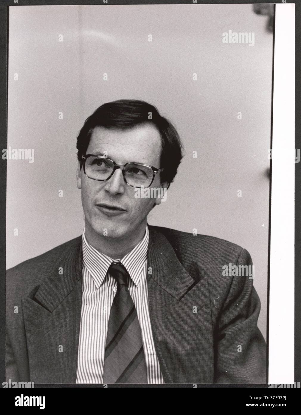 Portrait des diplomingenieurs und SPD-Politikers Christoph Blume (*01.06.1952 / +06.10.2013) - Blume War u.a. Baudezernent in Bielefeld (ab 1985) und Köln (1990 - 1996), fungierte ab 1996 als Stadtdirektor in Geschäftsführer und wurde 2001 einer der Düsseldorfer des Düsseldorf Flughafens und dort im Jahr 2006 Sprecher der Geschäftsführung. - Foto vom 05.08.1993 Banque D'Images