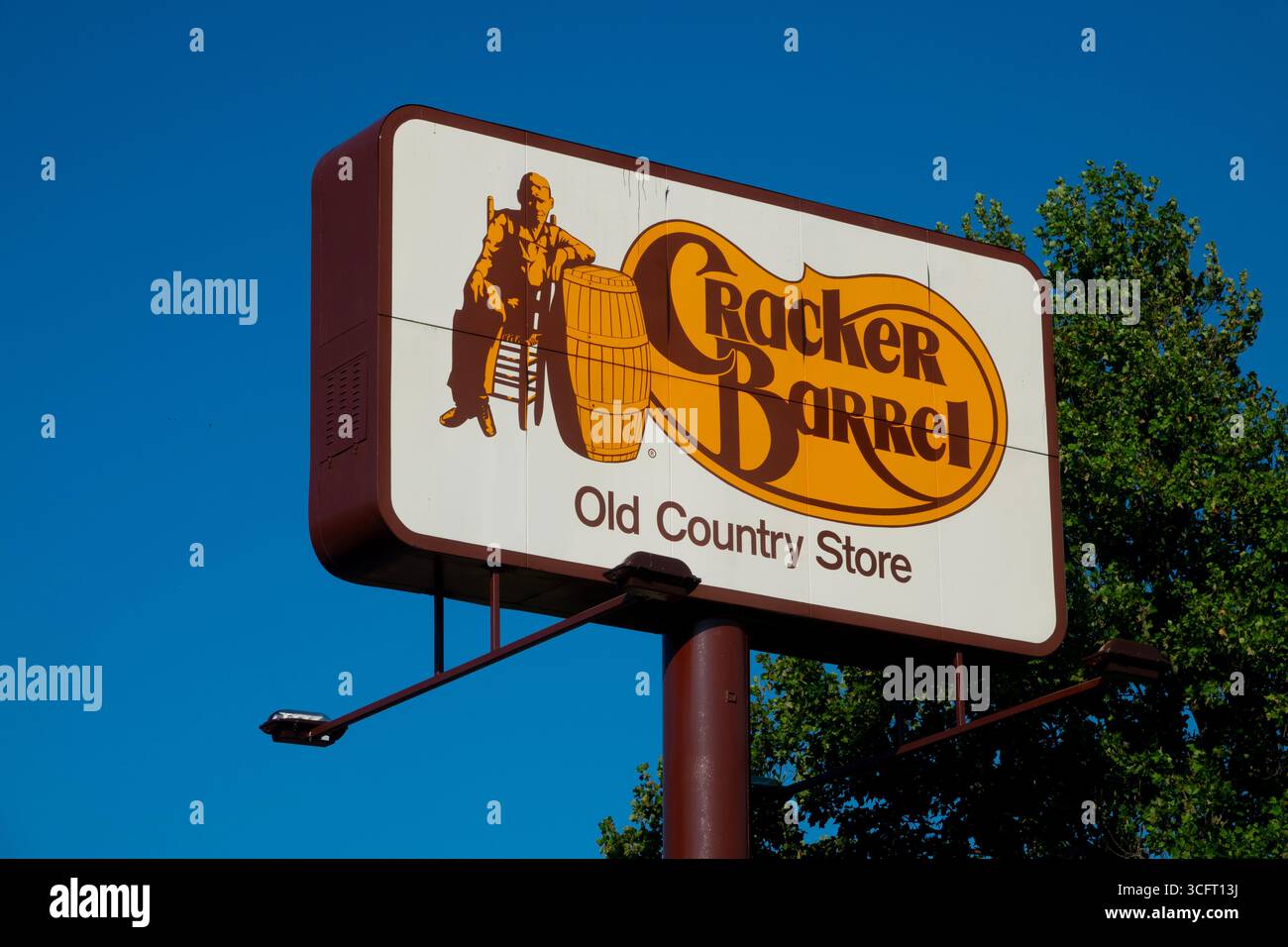 La chaîne de restaurants USA Cracker Barrel et Old Country Store ont été trouvés partout sur la signalisation DU LOGO des autoroutes des États-Unis Banque D'Images