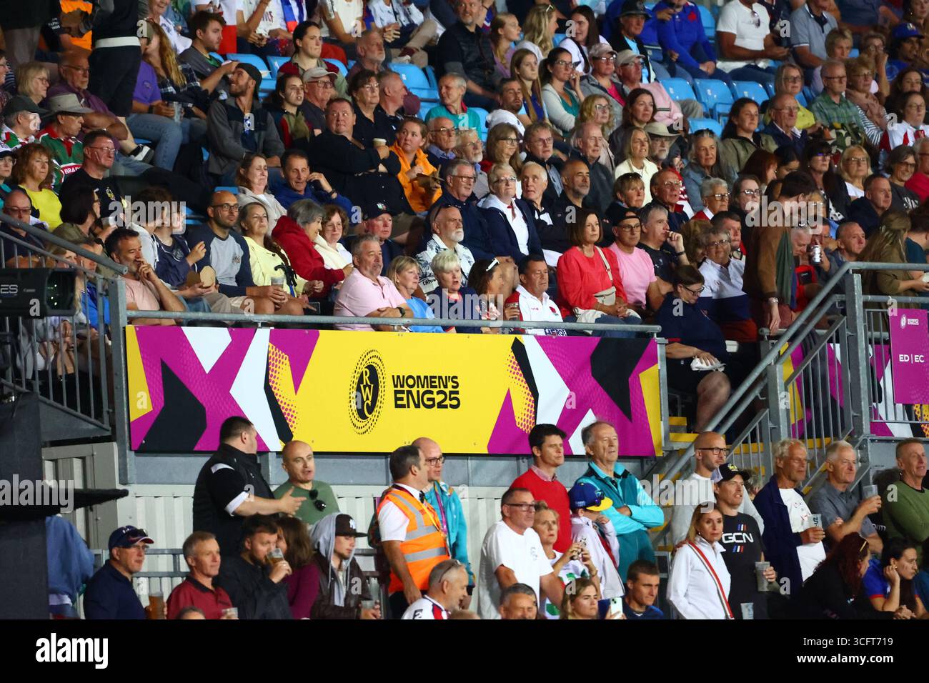 Exeter, Devon, Royaume-Uni. 23 août 2025. Coupe du monde de rugby femme : France contre Italie à Sandy Park, Exeter. Photo : ambiance de jour de match au stade Sandy Park pendant le match. Crédit : Nidpor/Alamy Live News Banque D'Images