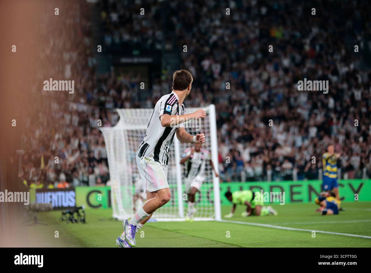 Turin, Turin. 24 août 2025. Kenan Yildiz du Juventus FC lors de la saison italienne Serie A 2025/26, match de football entre le Juventus FC et Parme Calcio 1913 le 24 août 2025 au stade Allianz de Turin, Italie. Crédit : Nderim Kaceli/Alamy Live News Banque D'Images Turin, Turin. 24 août 2025. Kenan Yildiz du Juventus FC lors de la saison italienne Serie A 2025/26, match de football entre le Juventus FC et Parme Calcio 1913 le 24 août 2025 au stade Allianz de Turin, Italie. Crédit : Nderim Kaceli/Alamy Live News Banque D'Images