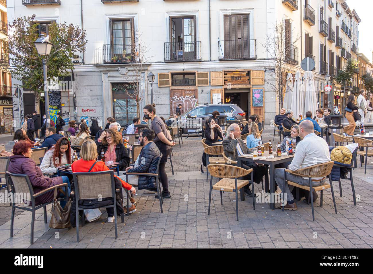 Restaurant Naif Madrid avec sièges extérieurs, Espagne Banque D'Images