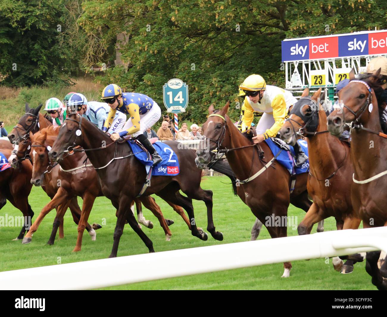 Sky Bet Ebor handicap à York Racecourse, York, Angleterre. 23 août 2025 Banque D'Images