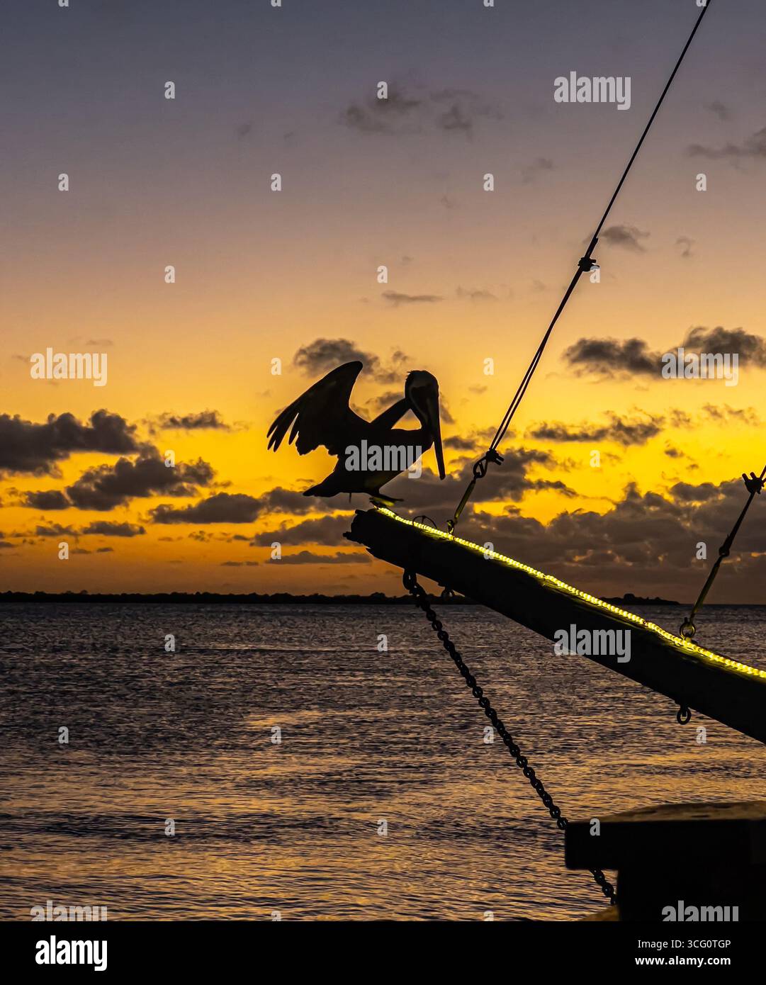 Coucher de soleil Caraïbes et lever de soleil au large de la côte de l'île de Bonaire Banque D'Images