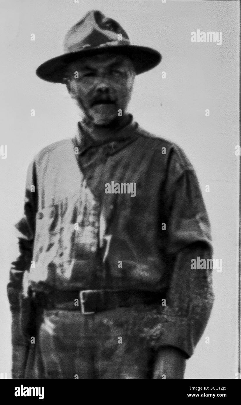 Portrait tiré de L’illustration, 24 juin 1916, du major général Frederick Funston, commandant des forces de l’armée américaine à la frontière mexicaine. Funston supervise la réponse américaine aux raids de Villa et dirige le déploiement de l’expédition punitive de Pershing. Connu pour son rôle antérieur dans la guerre américano-philippine, Funston a joué un rôle clé dans les opérations militaires américaines en Amérique du Nord pendant les années turbulentes de la Révolution mexicaine. Banque D'Images