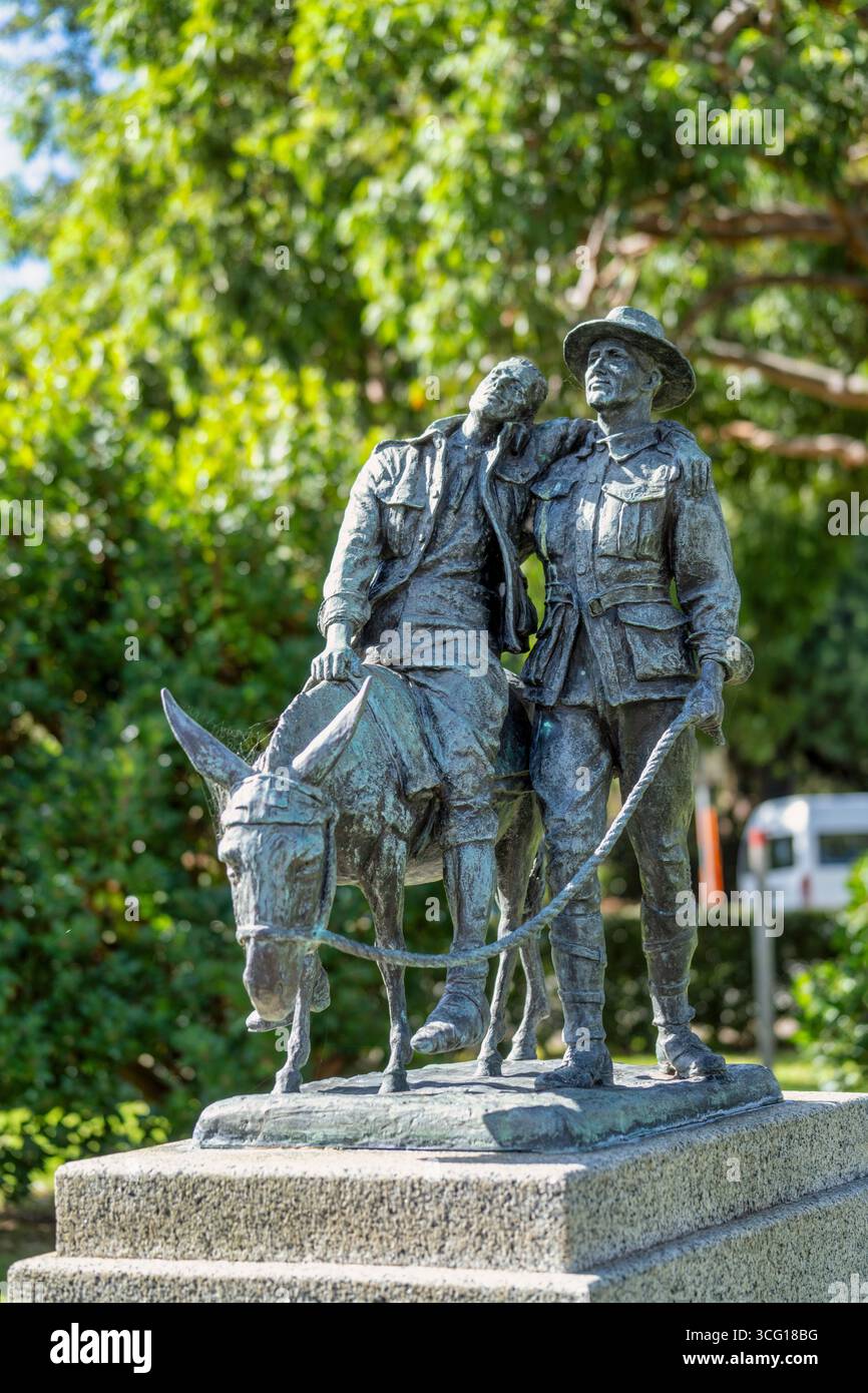 La statue Fromelles d’un soldat sauvé de No Man’s Land pendant la première Guerre mondiale au Sanctuaire du souvenir à Melbourne, en Australie. Banque D'Images