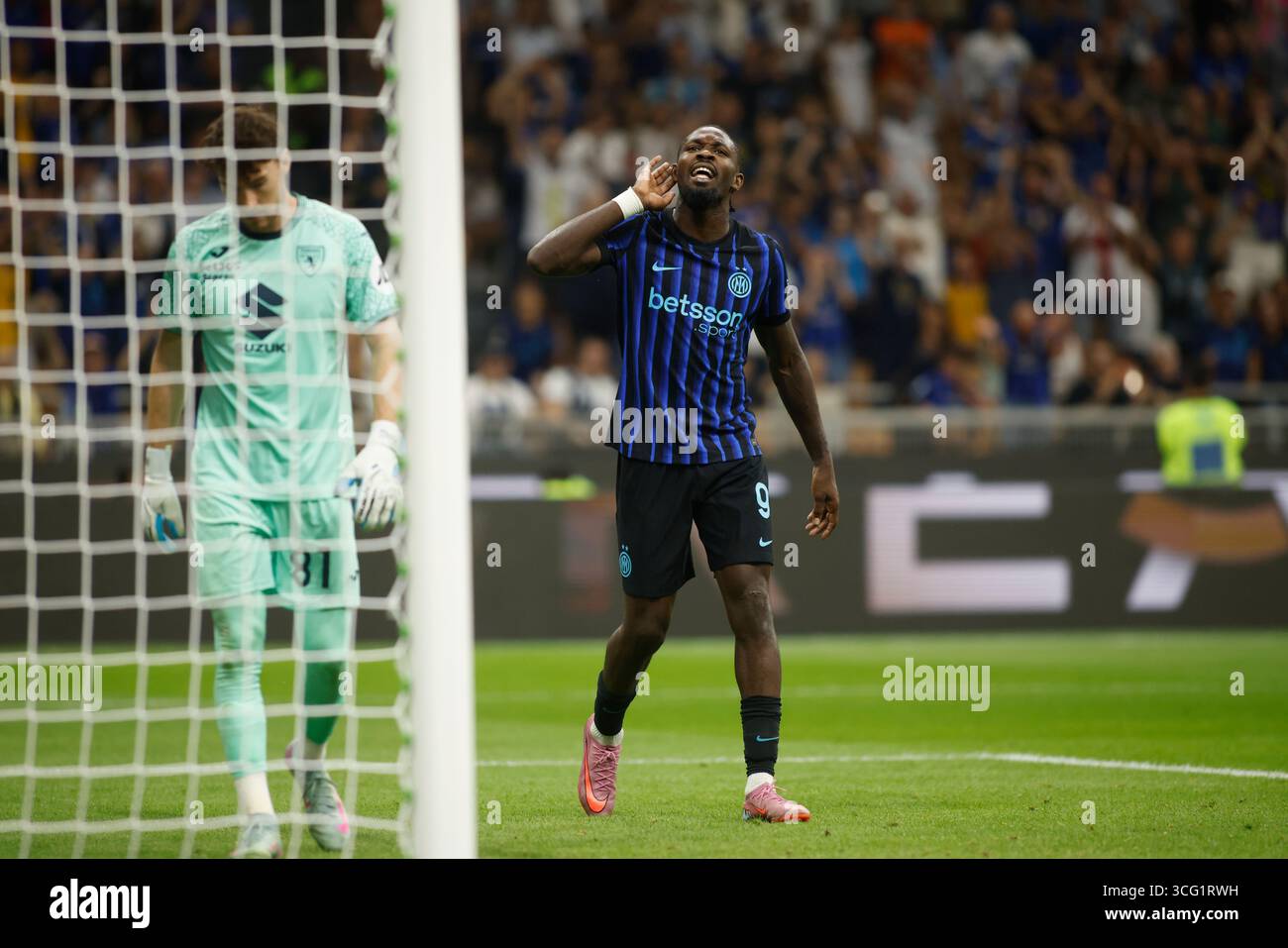 Milan, Turin. 25 août 2025. Marcus Thuram du FC Inter célébrant après un but lors de la saison 2025/26 italienne de Serie A, match de football entre le FC Inter et le Torino FC le 25 août 2025 au stade San Siro de Milan, Italie. Crédit : Nderim Kaceli/Alamy Live News Banque D'Images