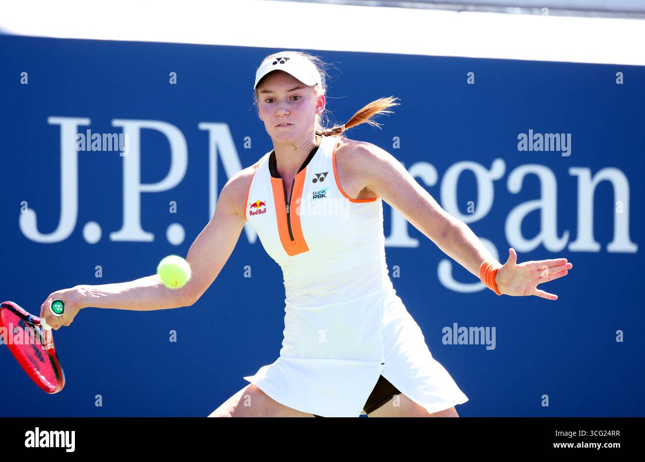 Flushing Meadows, New York - numéro 9 Elena Rybakina, Kazakhstan. 25 août 2025. Lors du match du tour d’ouverture contre Julieta Pareja, des États-Unis, le jour d’ouverture à l’US Open. Raducanu a remporté le match en sets consécutifs pour passer au deuxième tour. Crédit : Adam Stoltman/Alamy Live News Banque D'Images