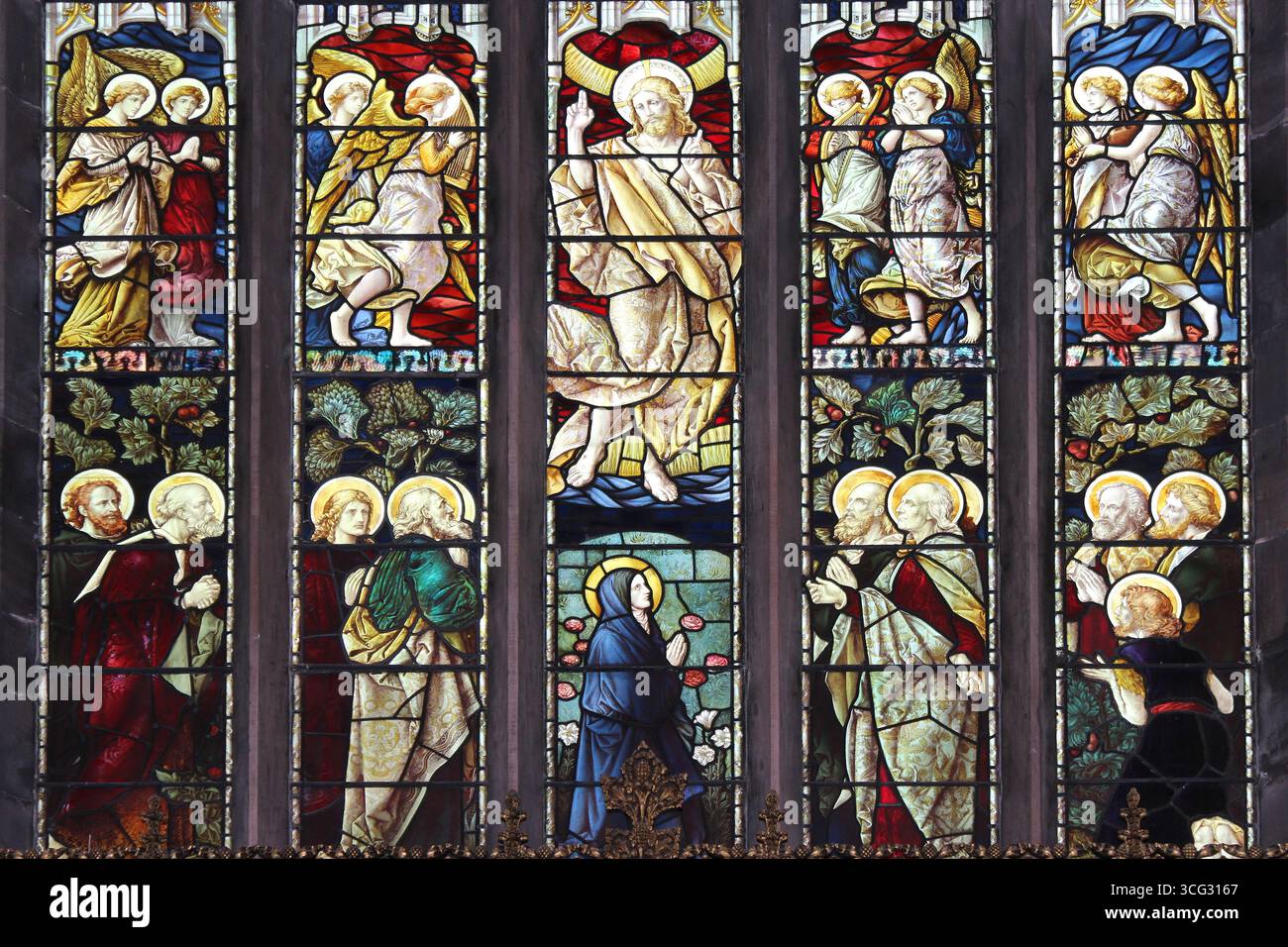 Fenêtre en vitrail « The Ascension » Banque D'Images