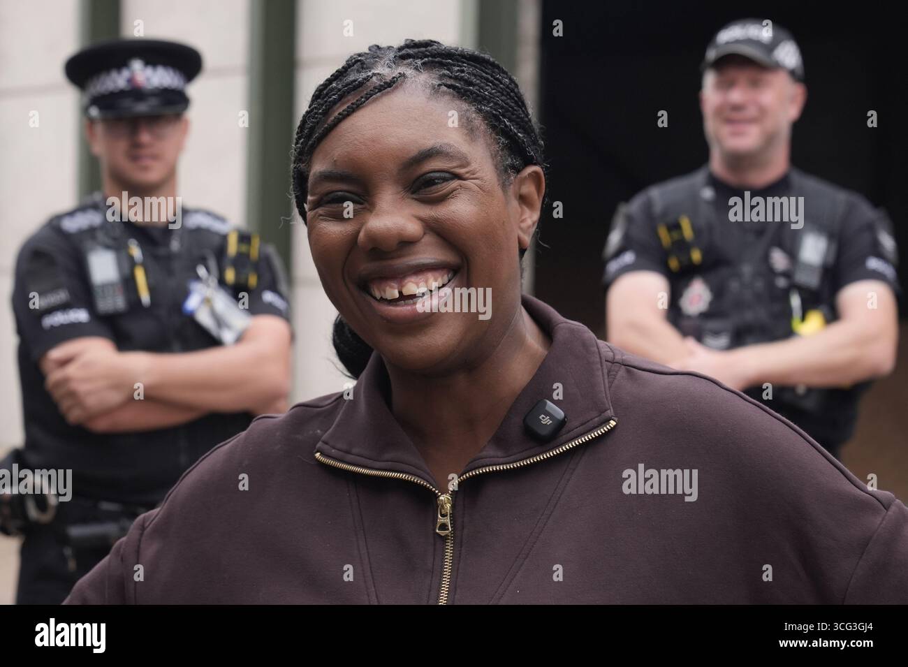 Le chef du Parti conservateur, Kemi Badenoch, lors d'une visite à Lowleys Farm à Chelmsford, dans l'Essex, pour parler de la criminalité rurale. Date de la photo : mardi 26 août 2025. Banque D'Images
