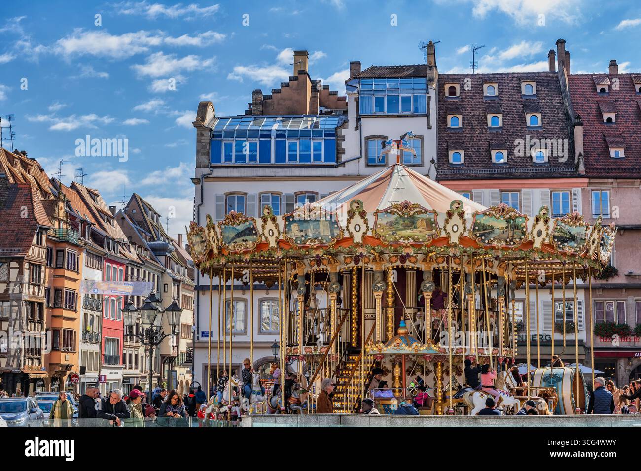 Merry Go Round Gutenberg (Carrousel de la place Gutenberg), carrousel dans la ville de Strasbourg, France. Banque D'Images