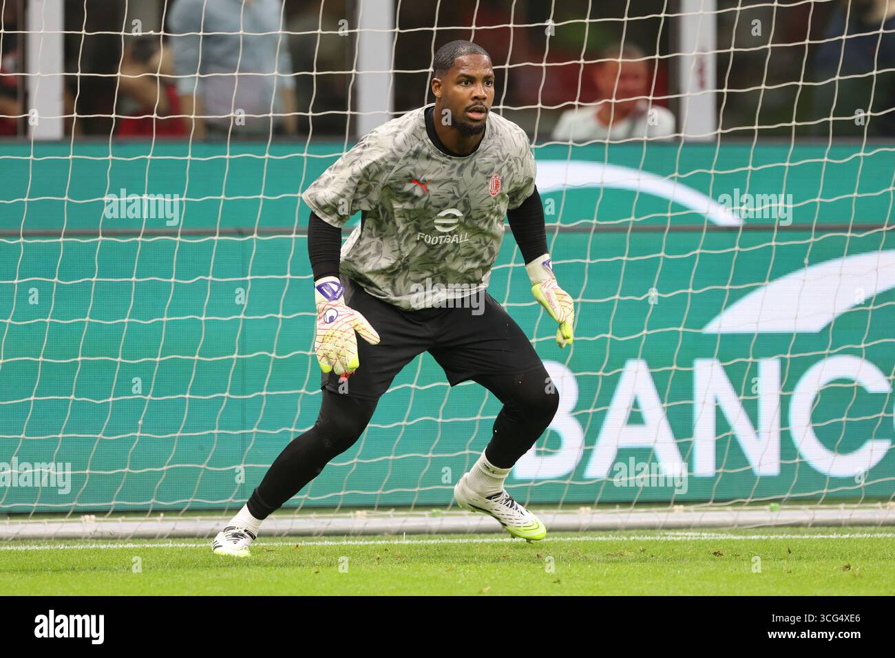 Le gardien de but de l'AC Milan Mike Maignan pendant la série A match de football entre Milan et Crémone au stade G Meazza à Mila Banque D'Images