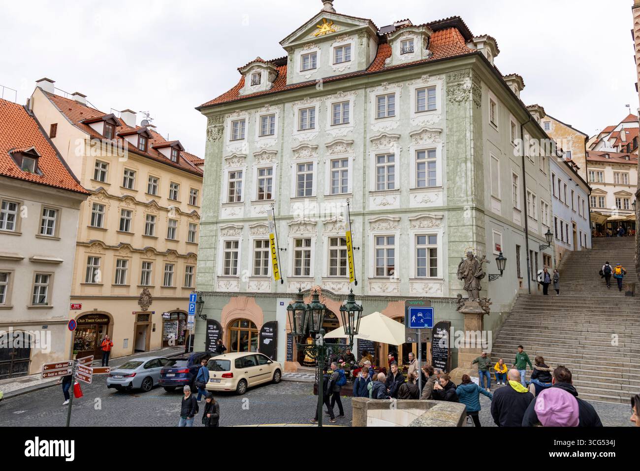 Prague, Hôtel Golden Star à côté du Château de Prague sur Nerudova 48, dans le centre-ville de Prague, République tchèque, Europe Banque D'Images