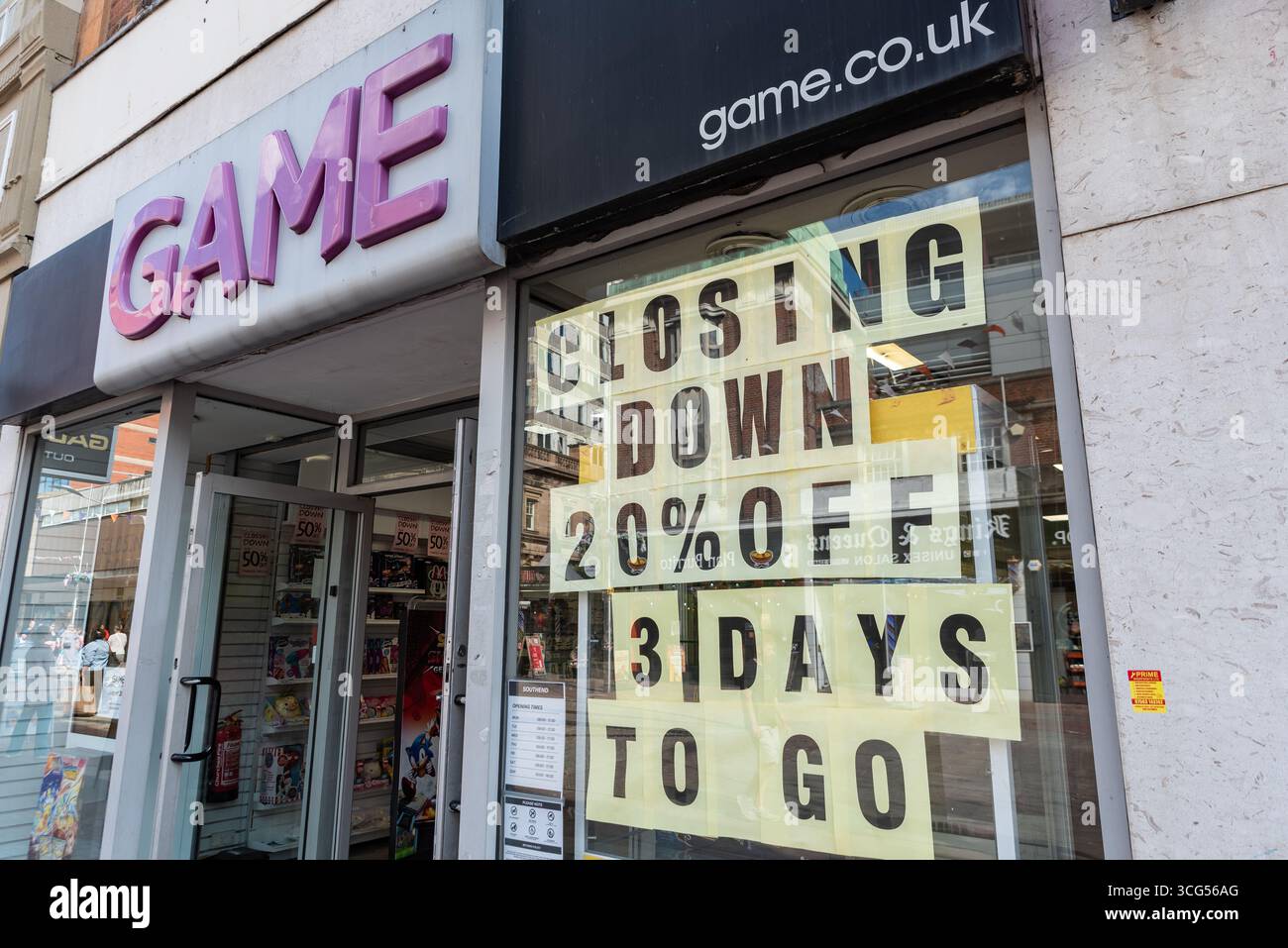 Magasin de jeux à High Street de Southend on Sea, Essex, Royaume-Uni, fermeture dans 3 jours. Clôture de la vente et compte à rebours jusqu'à la clôture. Game Retail Ltd Banque D'Images