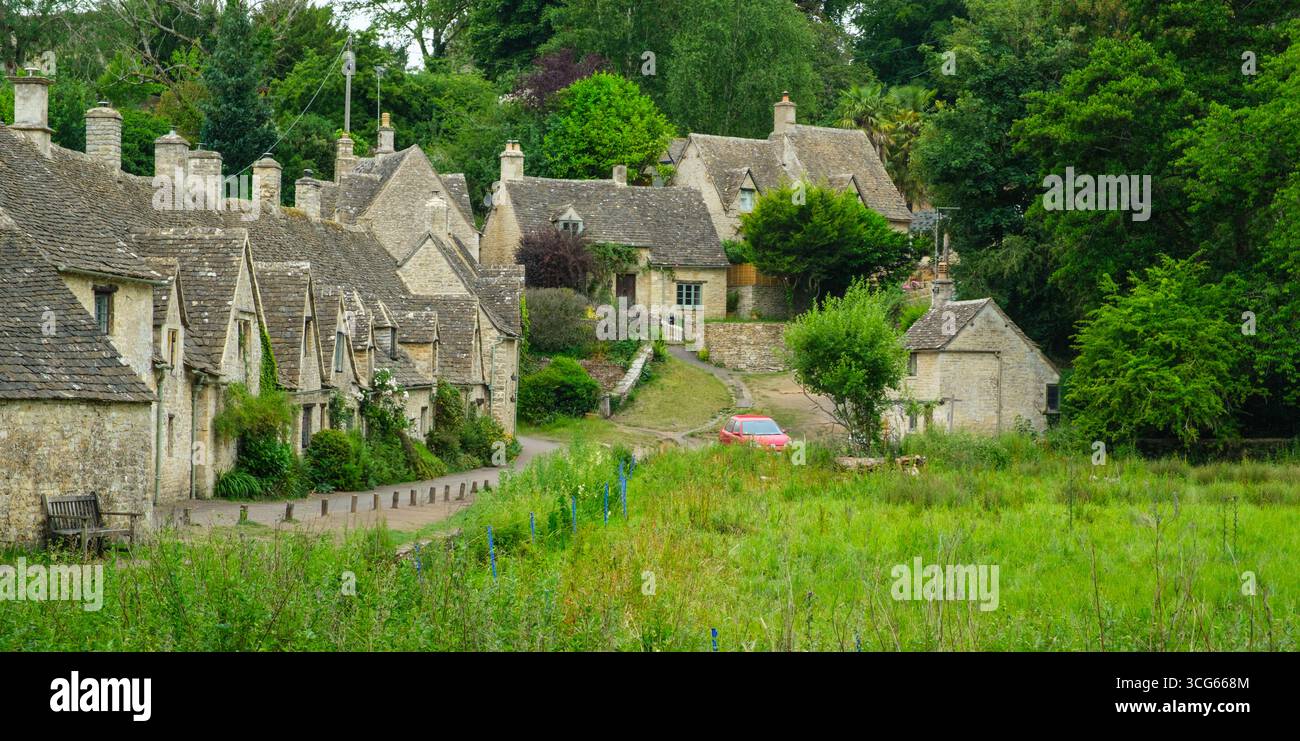 Bibury Street Scene, Arlington Row, Cotswolds, Angleterre, Royaume-Uni Banque D'Images