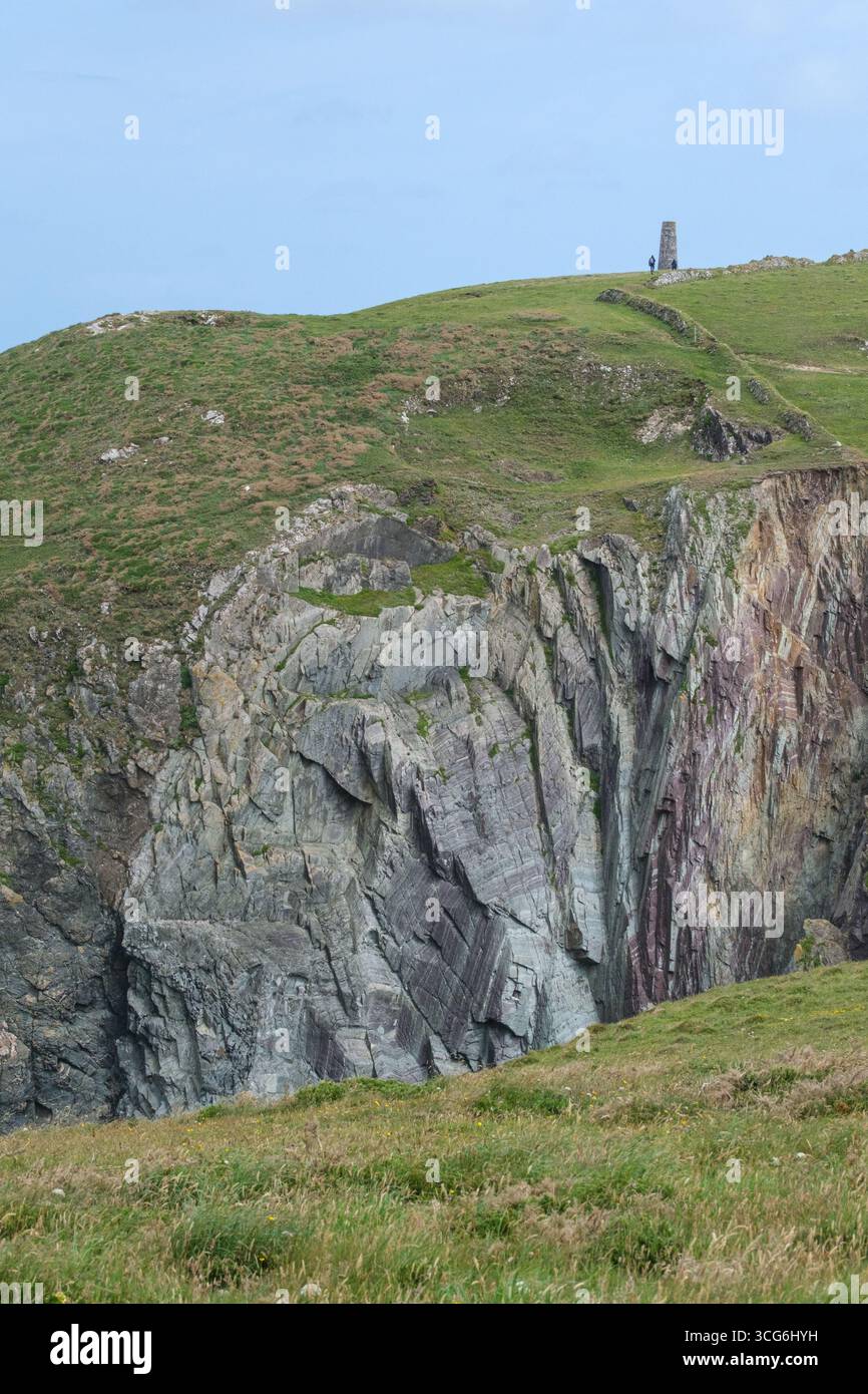 Cornwall, Angleterre, U.K. Coast Trail, Stepper point Daymark, construit en 1830, aide à la navigation pour les marins en journée. Banque D'Images